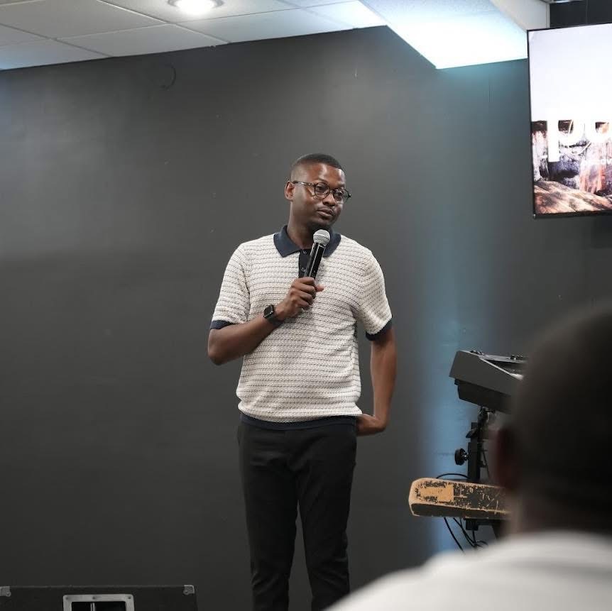 Pastor Marty Mayes teaching